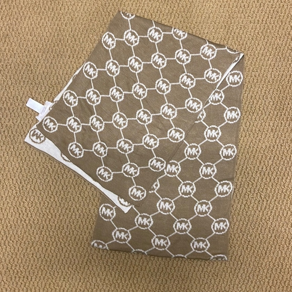 Michael Kors scarf